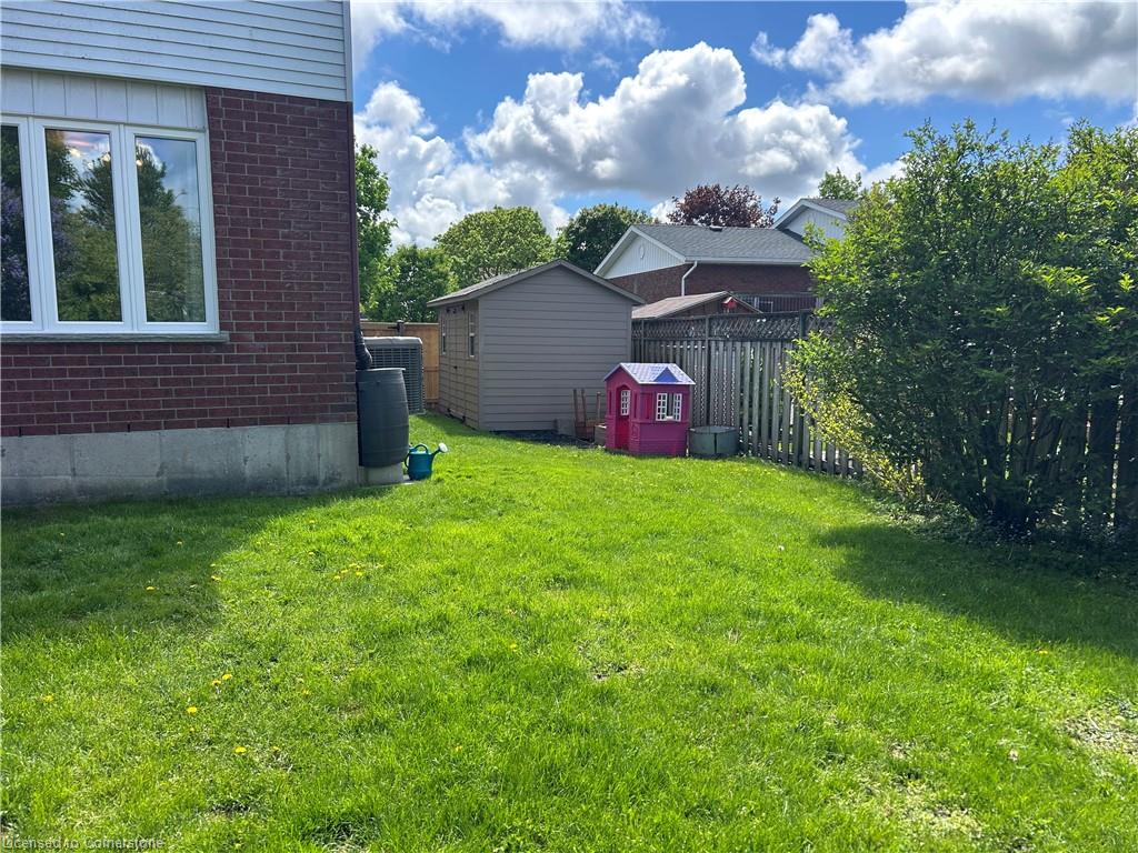 837 Edgar Street W Property Photo 32