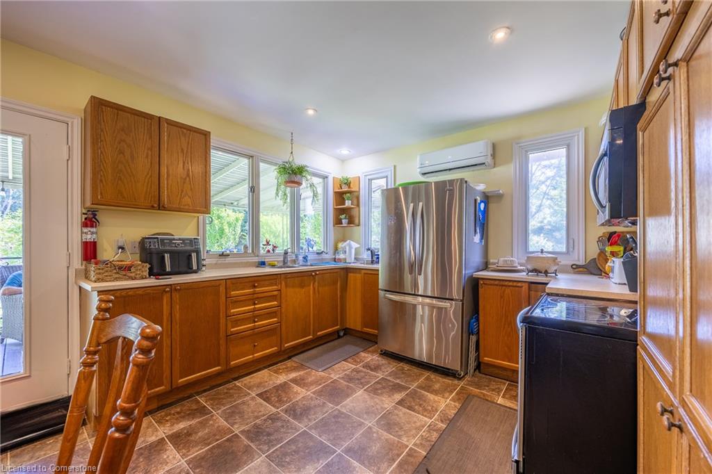 18 Addison Street Property Photo 10