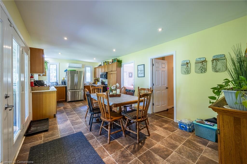 18 Addison Street Property Photo 14