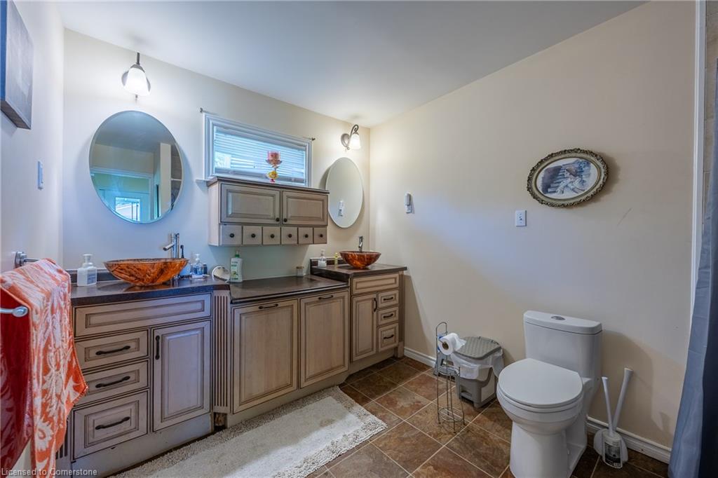 18 Addison Street Property Photo 24