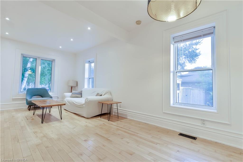 5 Wellington Street Property Photo 29