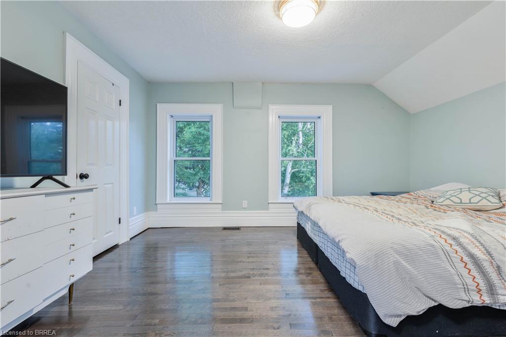 5 Wellington Street Property Photo 39