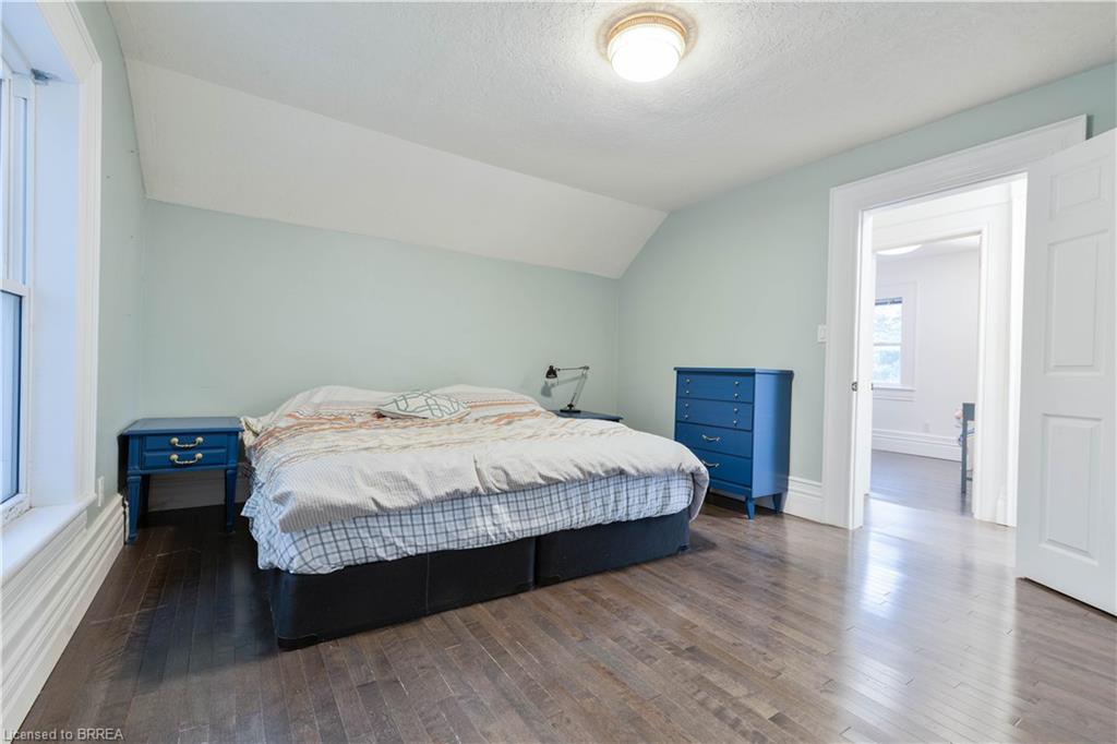 5 Wellington Street Property Photo 40