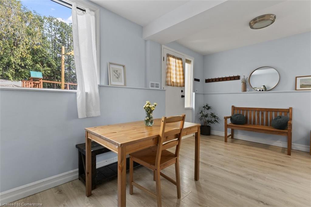 972 Warwick Street Property Photo 3