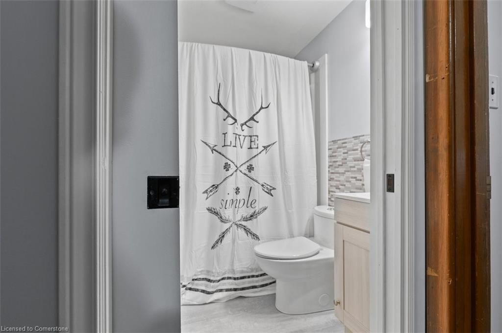972 Warwick Street Property Photo 12