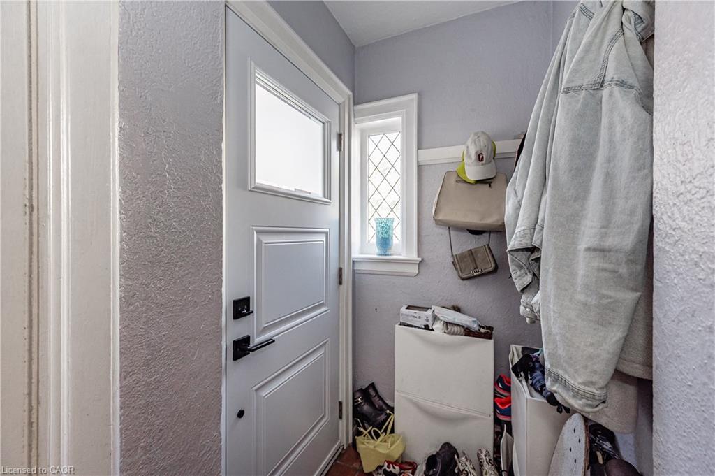 527 Kingston Road Property Photo 4