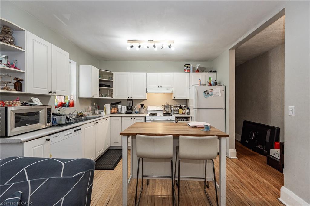 527 Kingston Road Property Photo 9