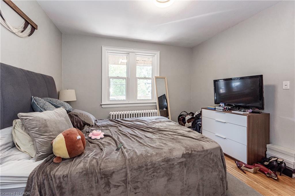 527 Kingston Road Property Photo 17