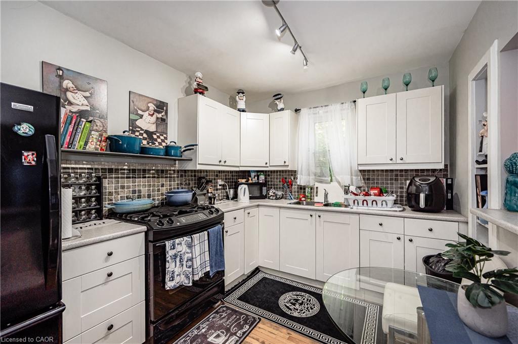 527 Kingston Road Property Photo 23