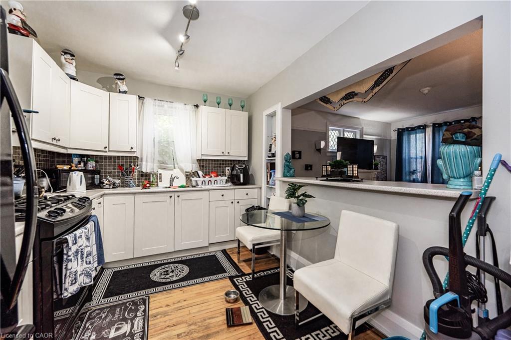 527 Kingston Road Property Photo 24