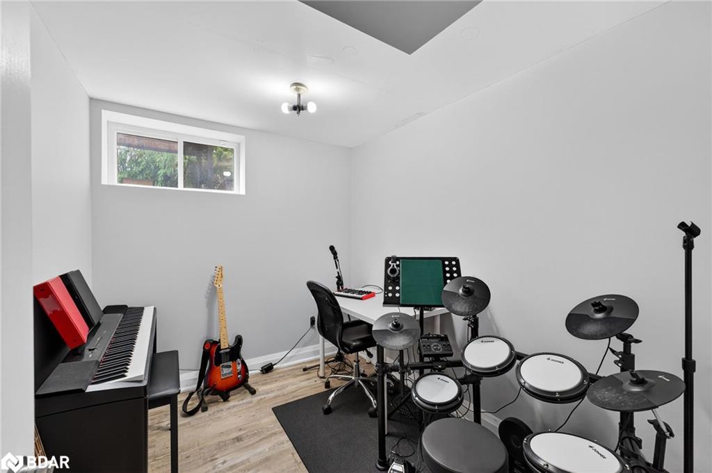 261 Edgehill Drive Property Photo 30