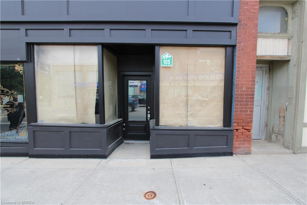 105 Thames Street S Property Photo 2