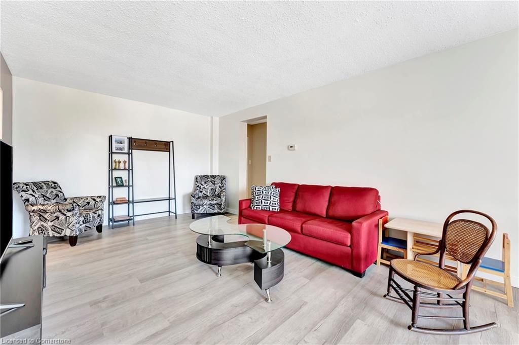 405-944 Caledonian View Property Photo 11