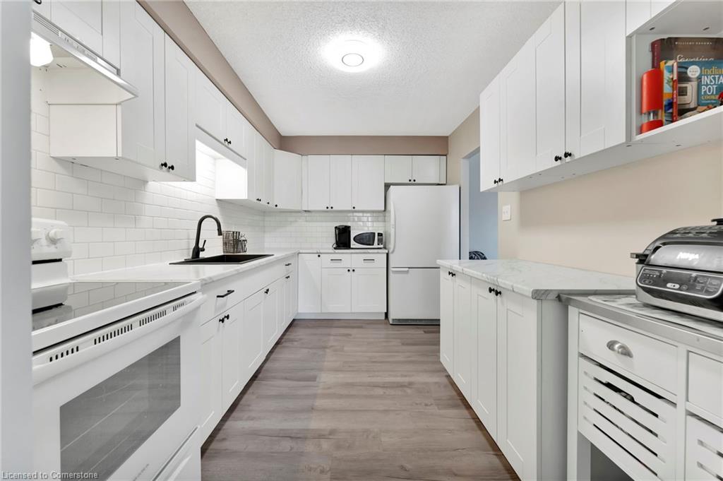 405-944 Caledonian View Property Photo 16