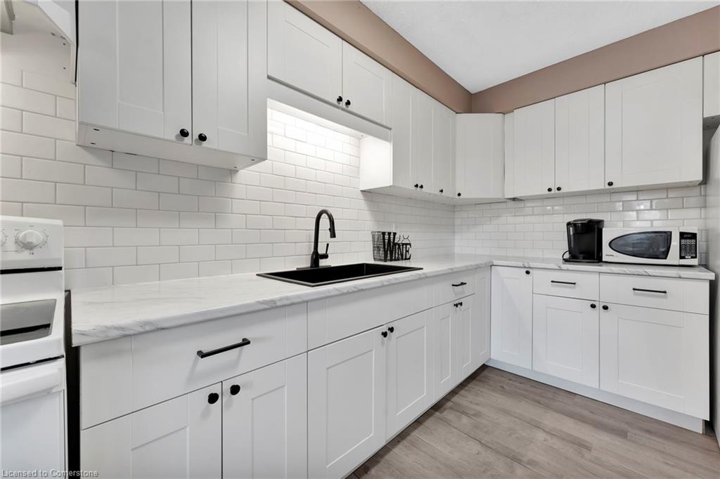 405-944 Caledonian View Property Photo 17