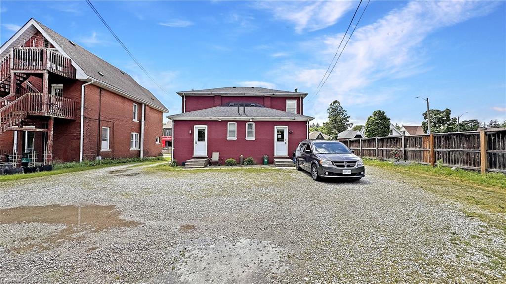 273 Brant Avenue Property Photo 4