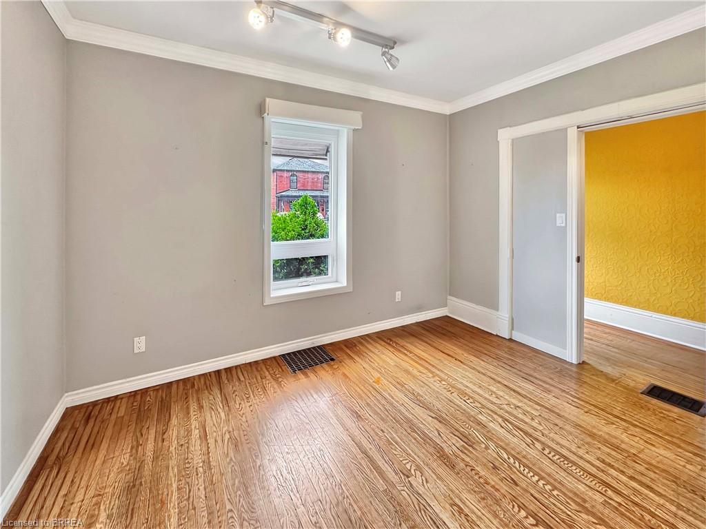 273 Brant Avenue Property Photo 7
