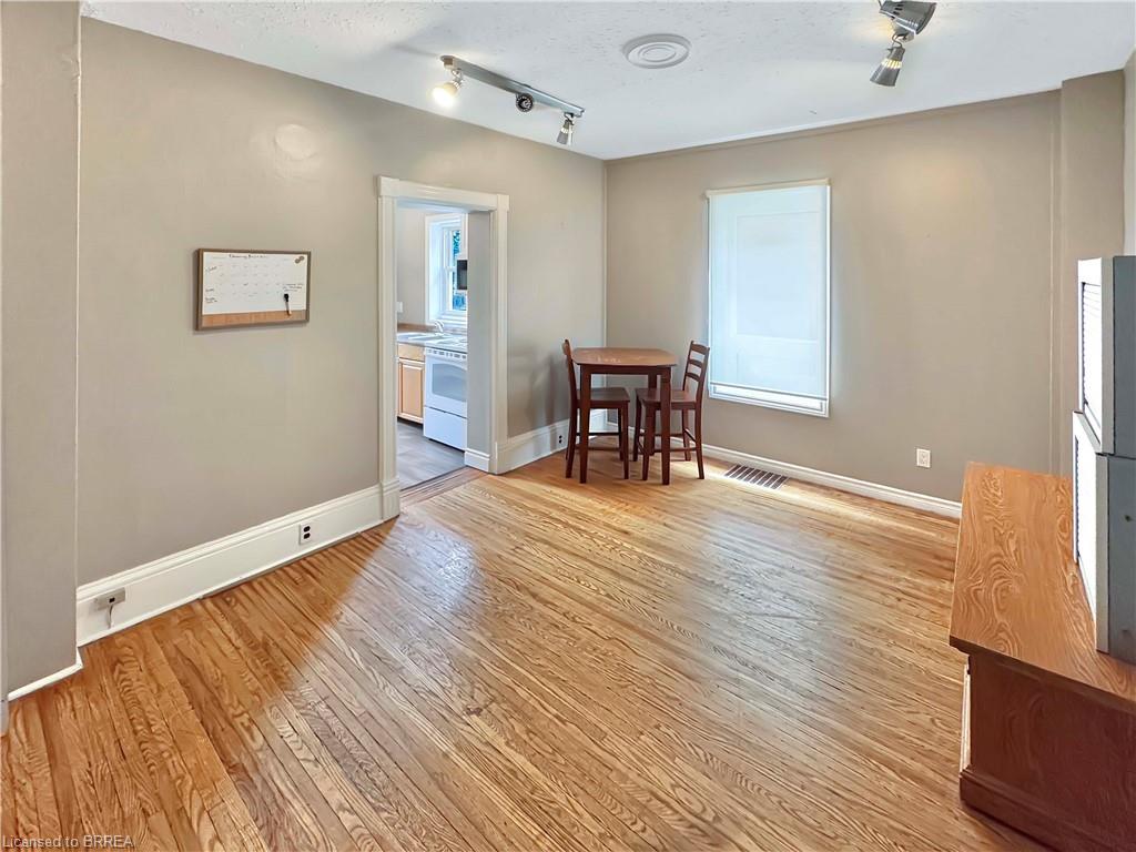 273 Brant Avenue Property Photo 9