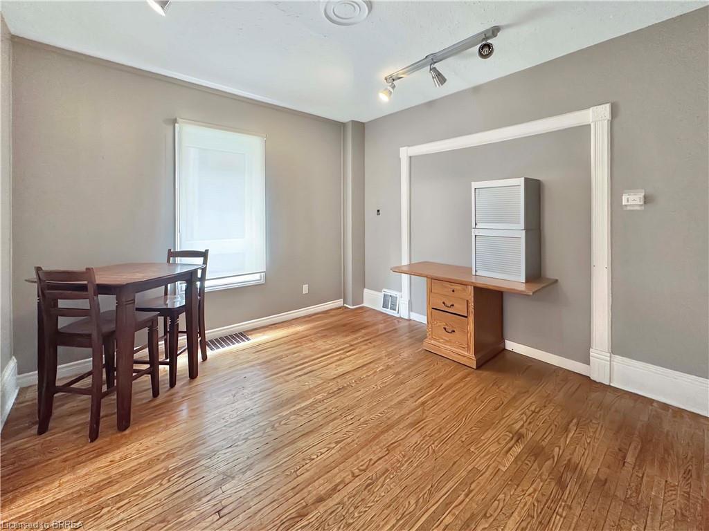 273 Brant Avenue Property Photo 10