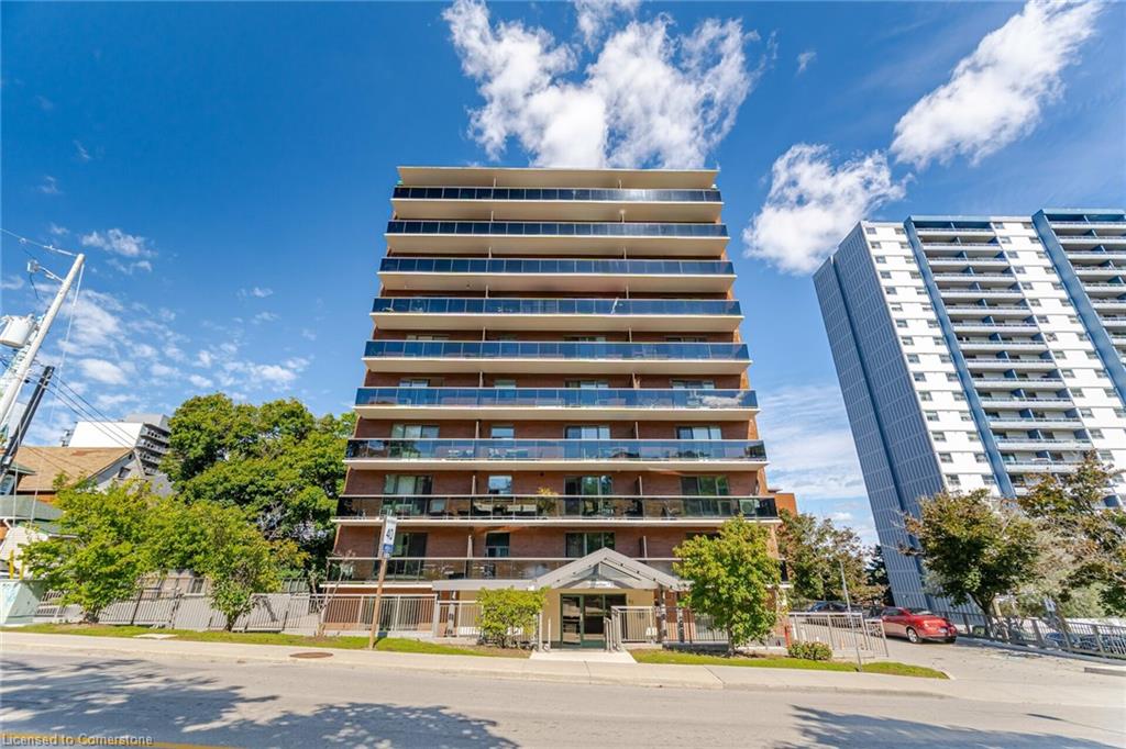 101-81 Charlton Avenue E