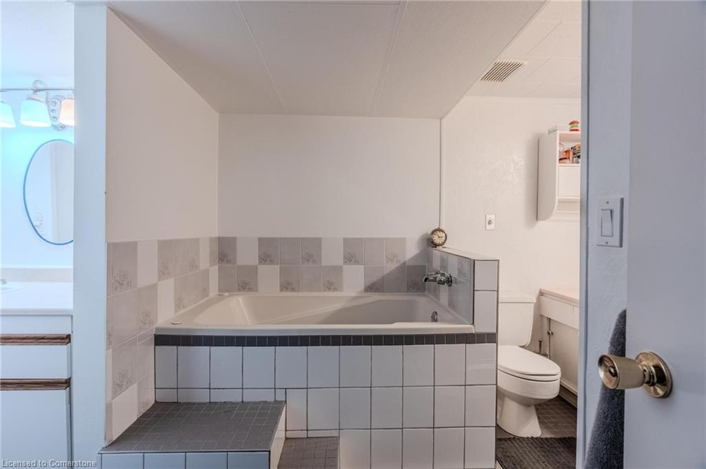 20 Mc Kay St E Street E Property Photo 35
