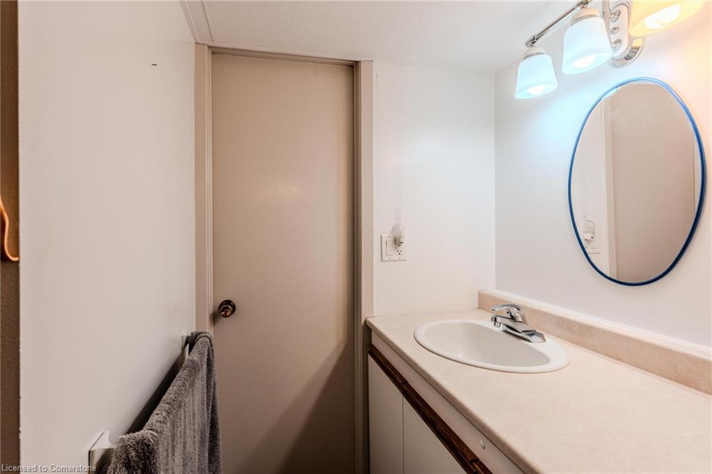 20 Mc Kay St E Street E Property Photo 37