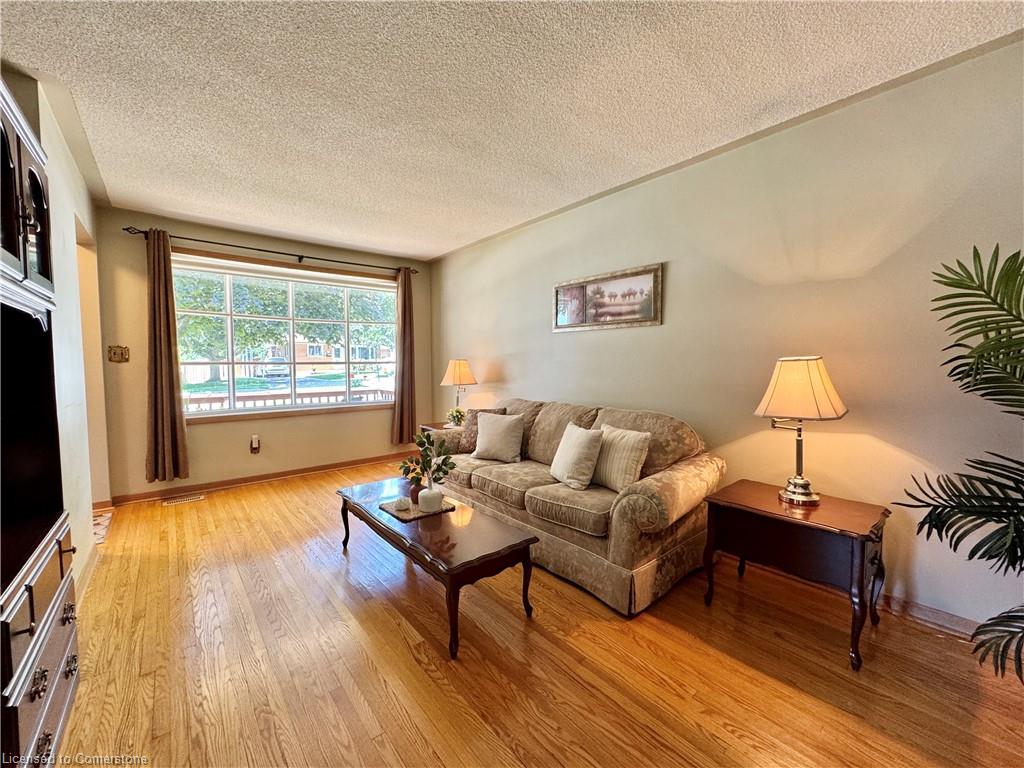 85 Lowrey Avenue S Property Photo 8