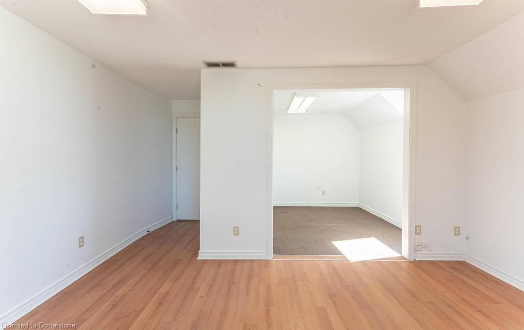 2-923 Brant Street Property Photo 18