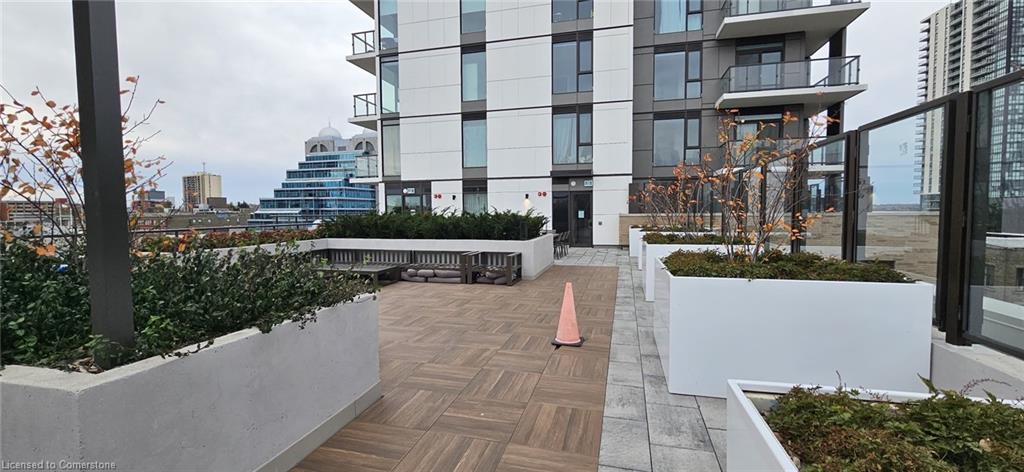 409-55 Duke Street W Property Photo 2