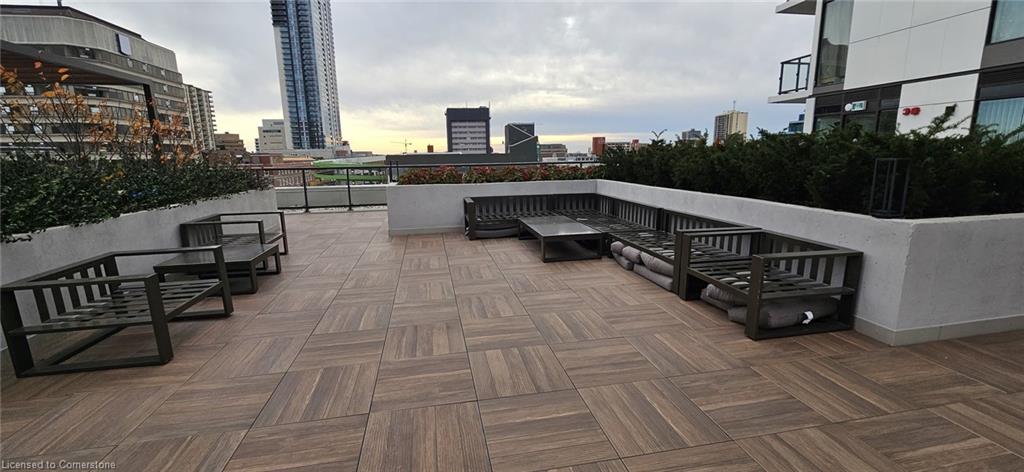 409-55 Duke Street W Property Photo 6