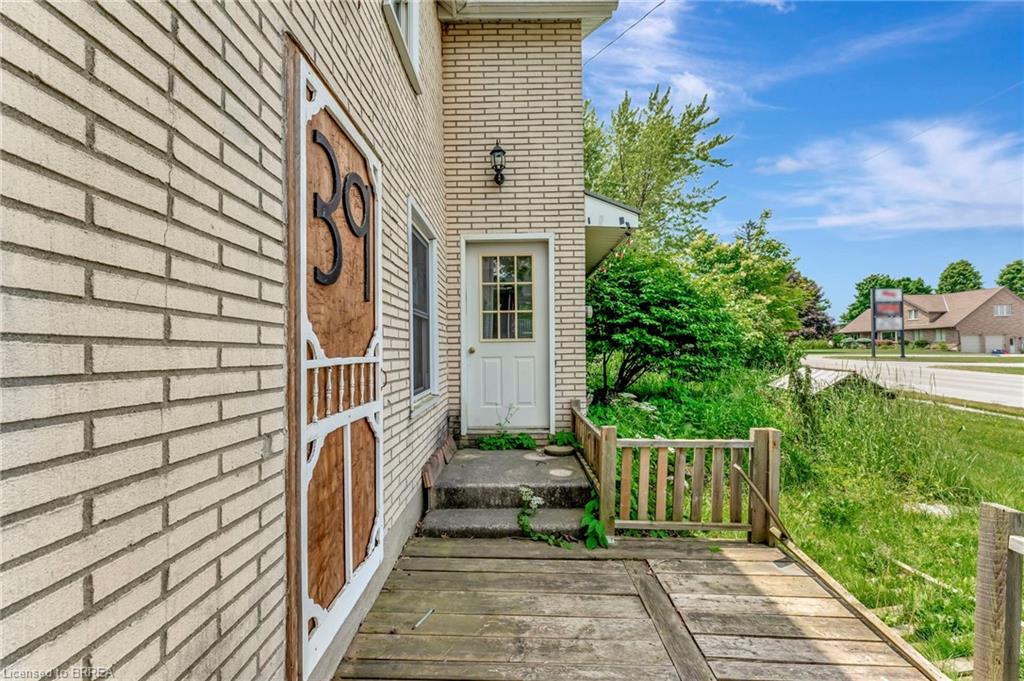 39 Church Street W Property Photo 6