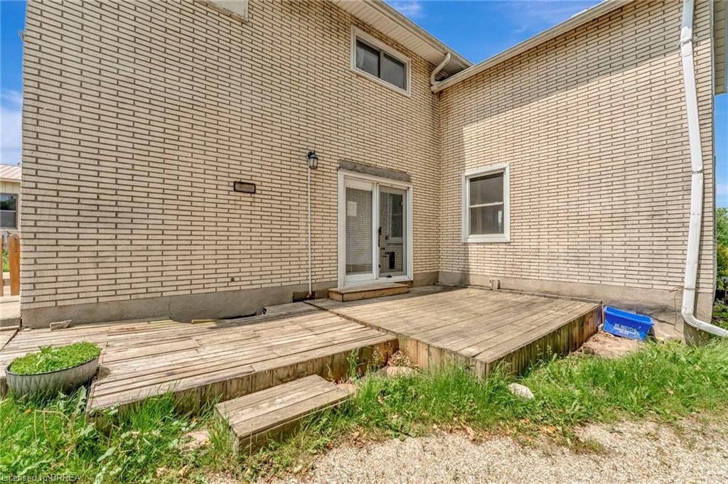 39 Church Street W Property Photo 9