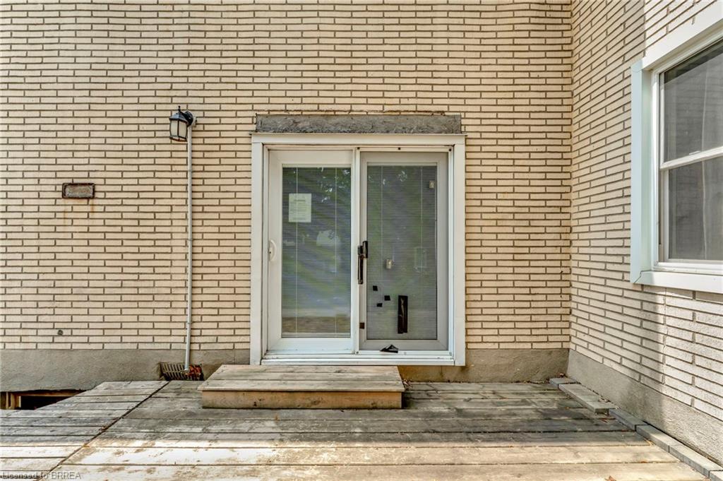 39 Church Street W Property Photo 11