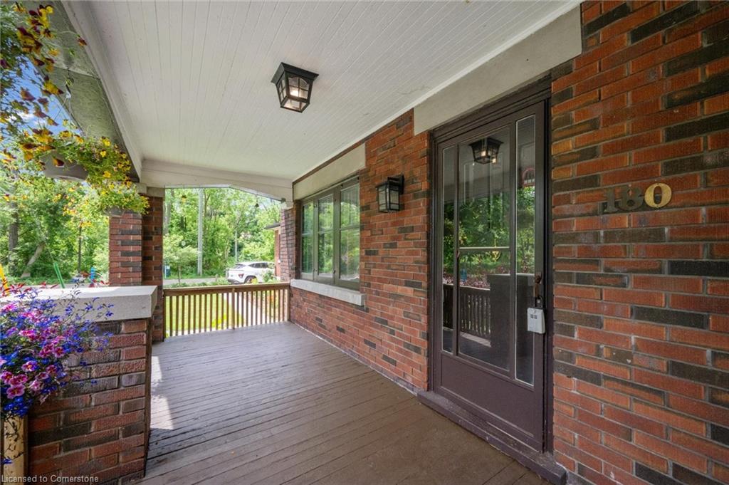180 David Street Property Photo 4