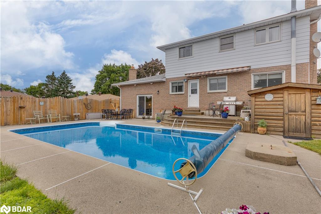 638 Norman Crescent Property Photo 6
