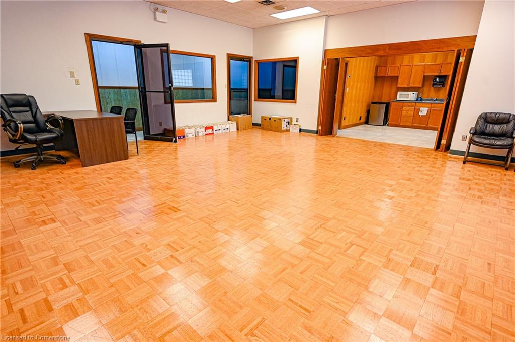 19 Ridout Street W Property Photo 3