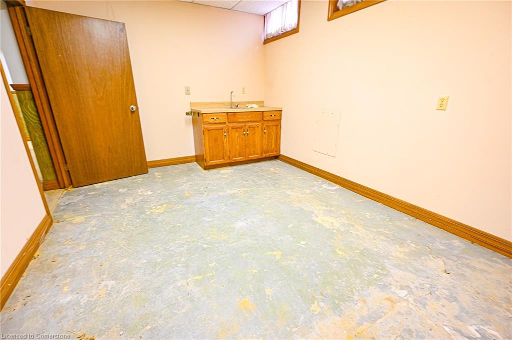 19 Ridout Street W Property Photo 20