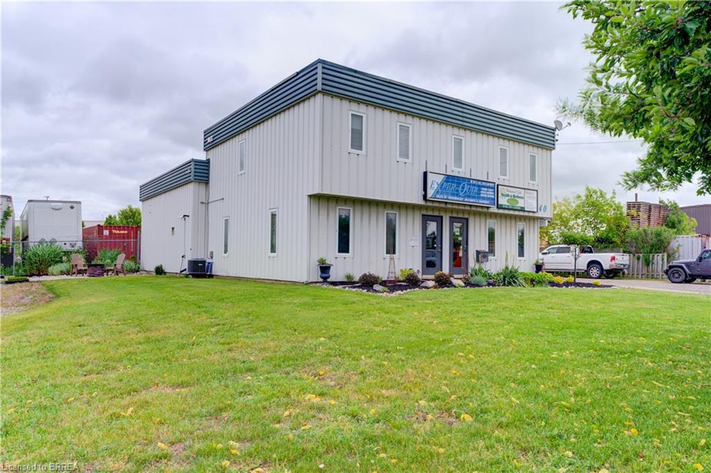 40 Curtis Avenue N Property Photo 2