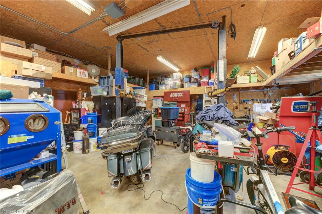 40 Curtis Avenue N Property Photo 26