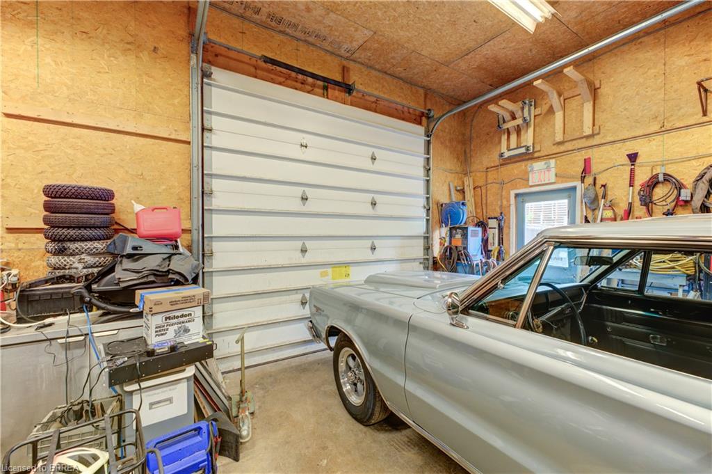 40 Curtis Avenue N Property Photo 27