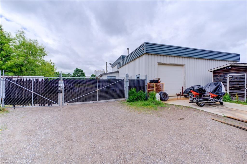 40 Curtis Avenue N Property Photo 28