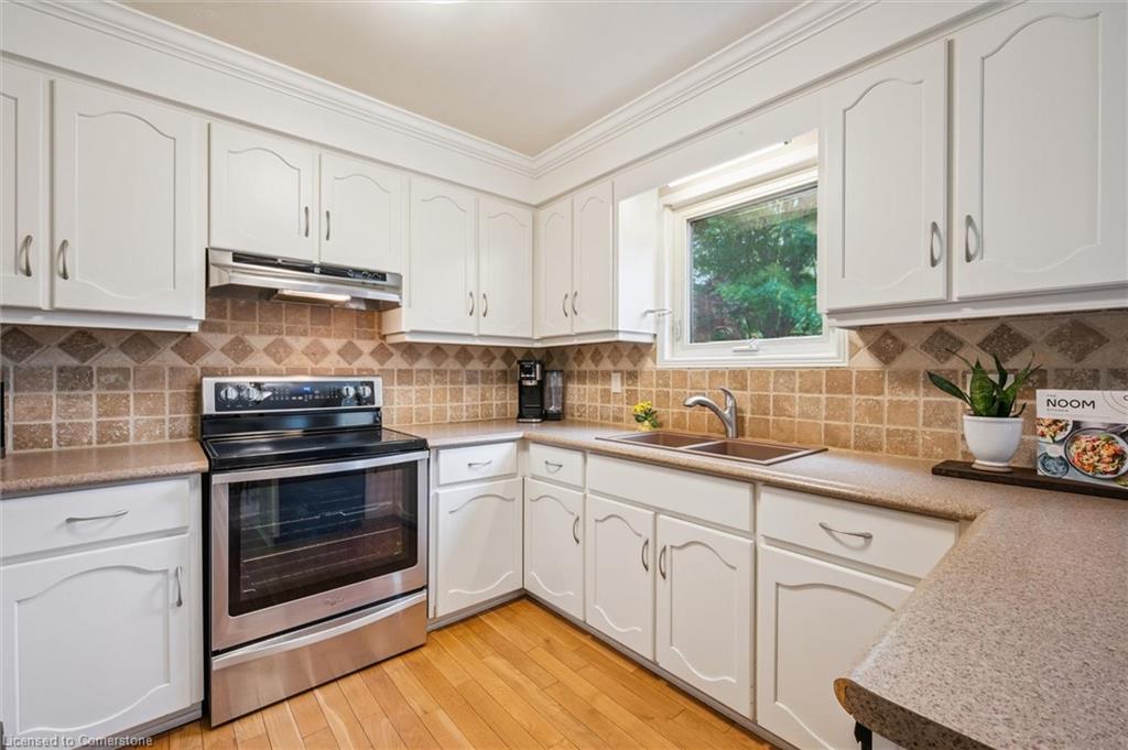 8 Youngman Drive Property Photo 10