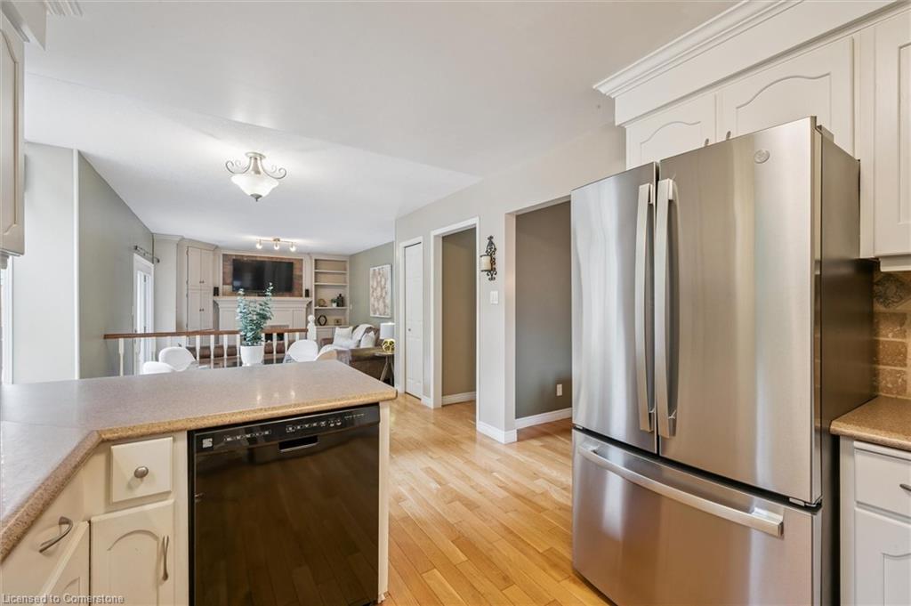 8 Youngman Drive Property Photo 11