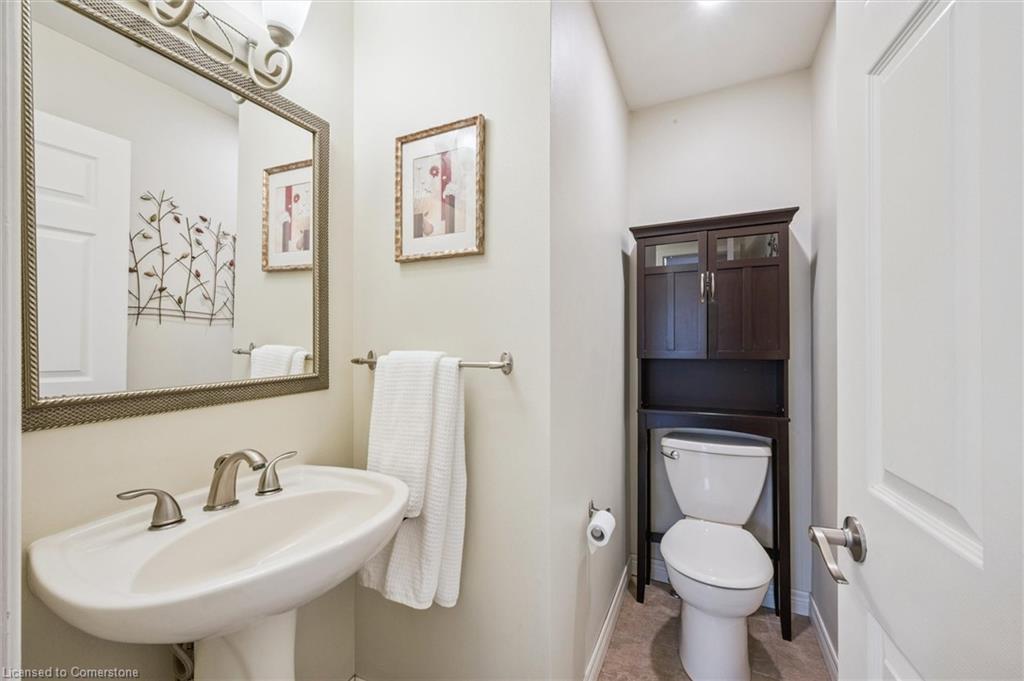 8 Youngman Drive Property Photo 17