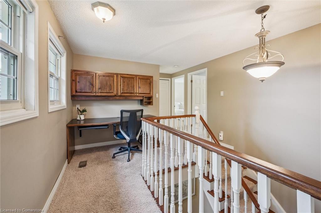 8 Youngman Drive Property Photo 19