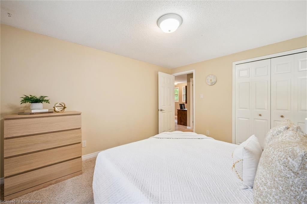 8 Youngman Drive Property Photo 23