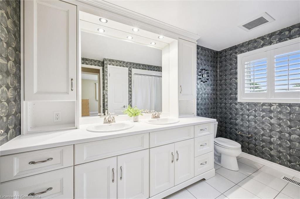 8 Youngman Drive Property Photo 24