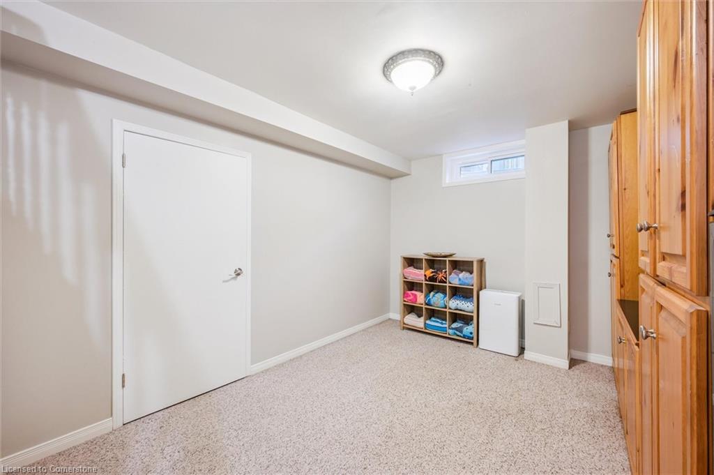 8 Youngman Drive Property Photo 30
