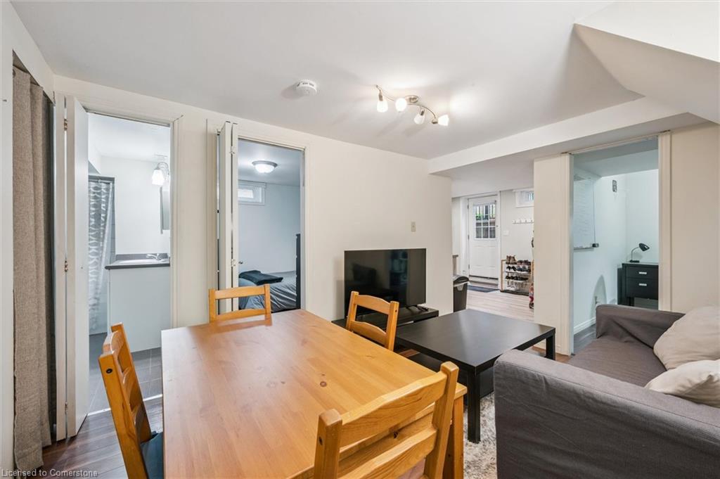 8 Youngman Drive Property Photo 31