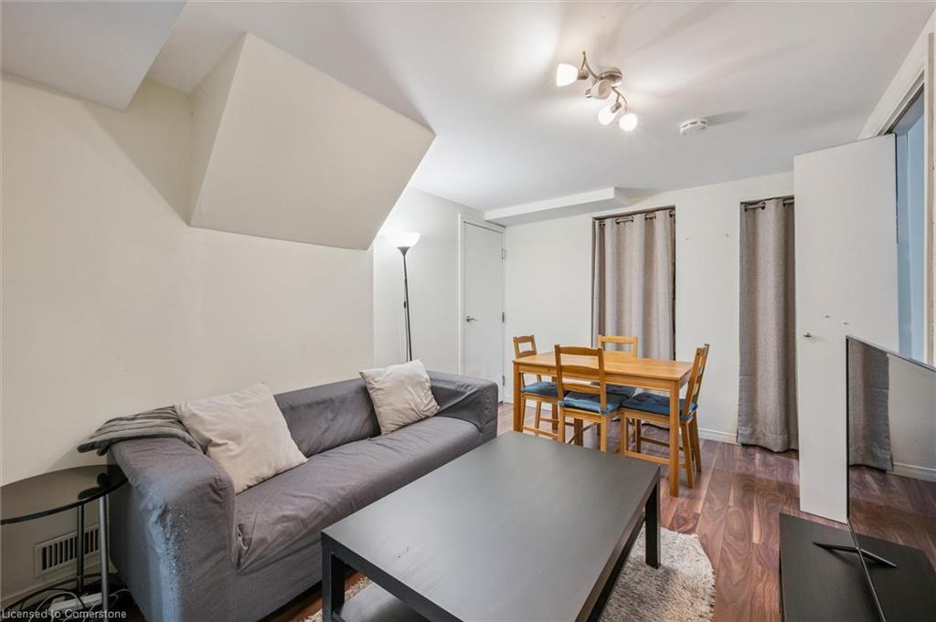 8 Youngman Drive Property Photo 32